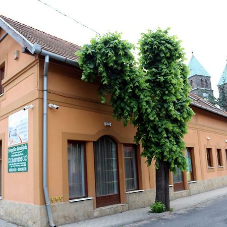 Soerpatika Vendeghaz Hotel Badacsonytomaj Ngoại thất bức ảnh