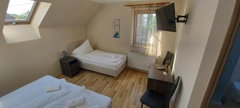 Soerpatika Vendeghaz Hotel Badacsonytomaj Ngoại thất bức ảnh