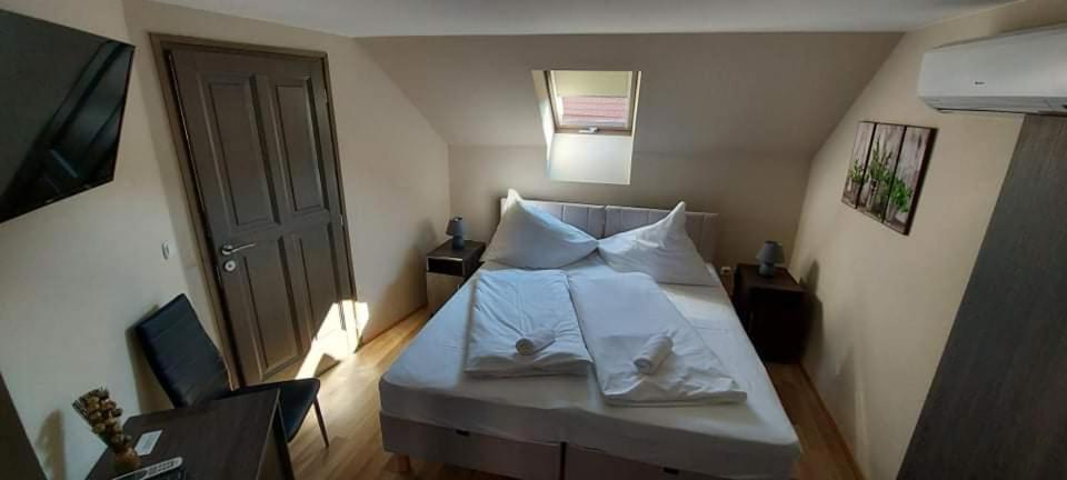 Soerpatika Vendeghaz Hotel Badacsonytomaj Phòng bức ảnh