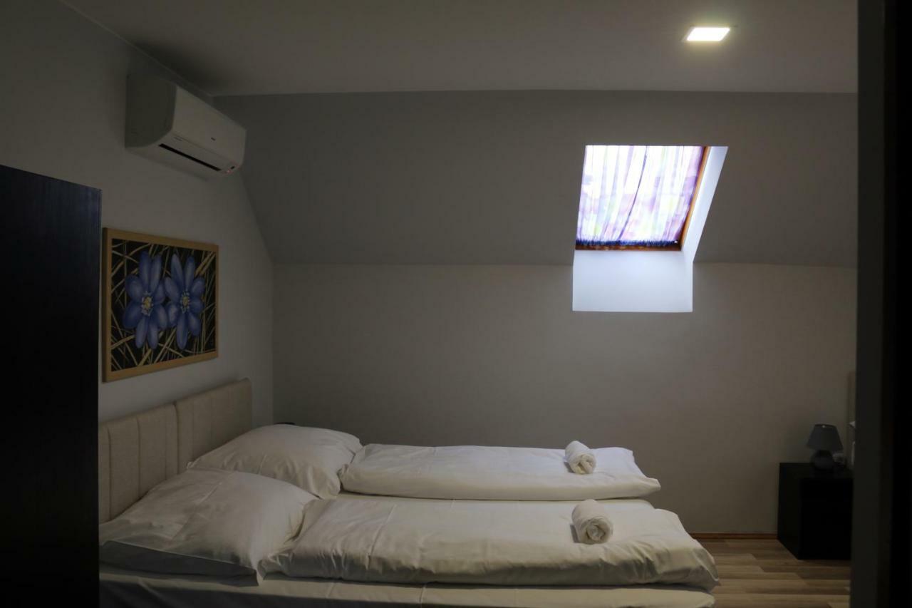 Soerpatika Vendeghaz Hotel Badacsonytomaj Ngoại thất bức ảnh